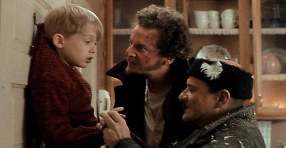 movie scene home alone, Macaulay Culkin, Joe Pesci, Daniel Stern